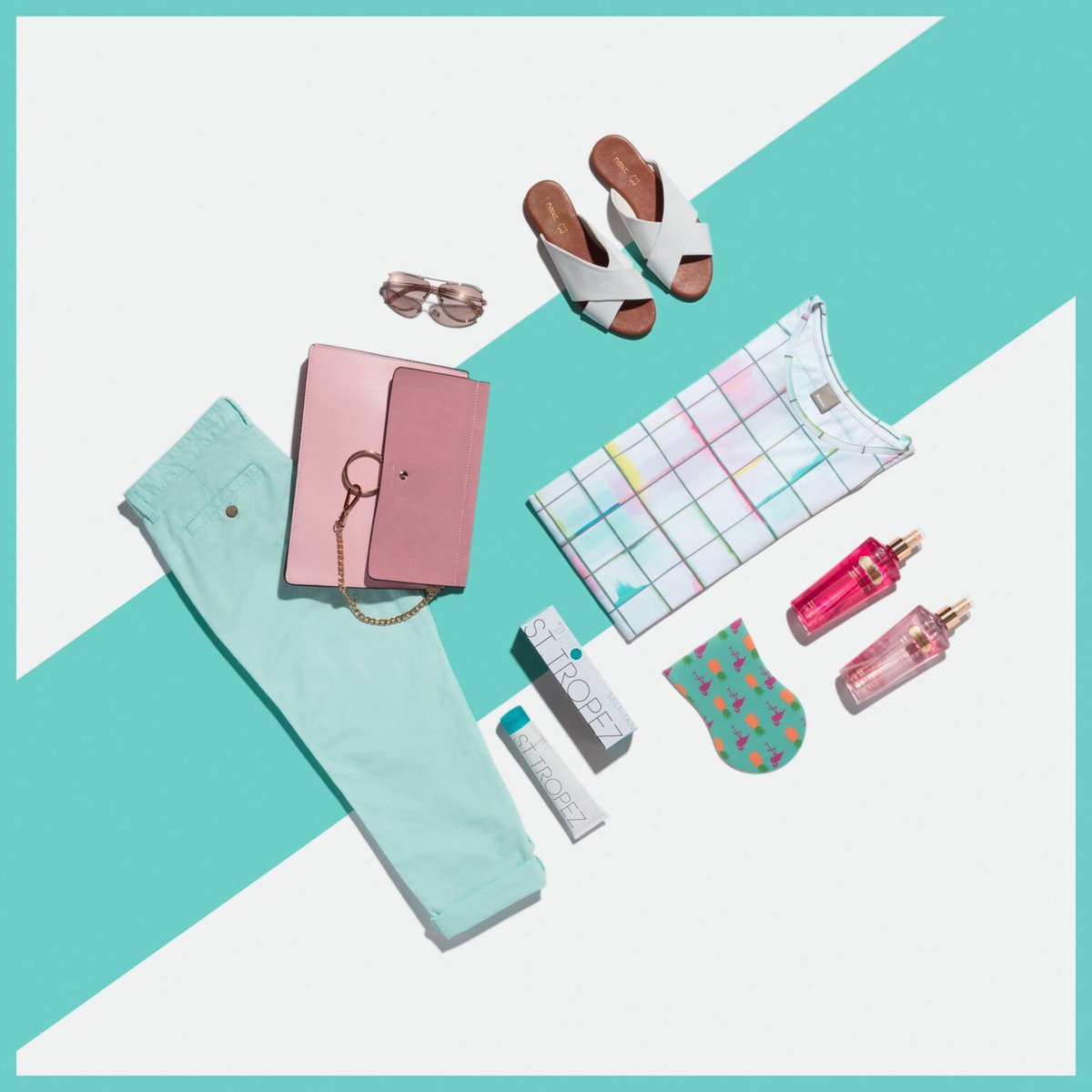 A minimalistic layflat photograph of a summery outfit. It's key to get the spacing right when creating layflat imagery.
@HiStillMoving's #picoftheday