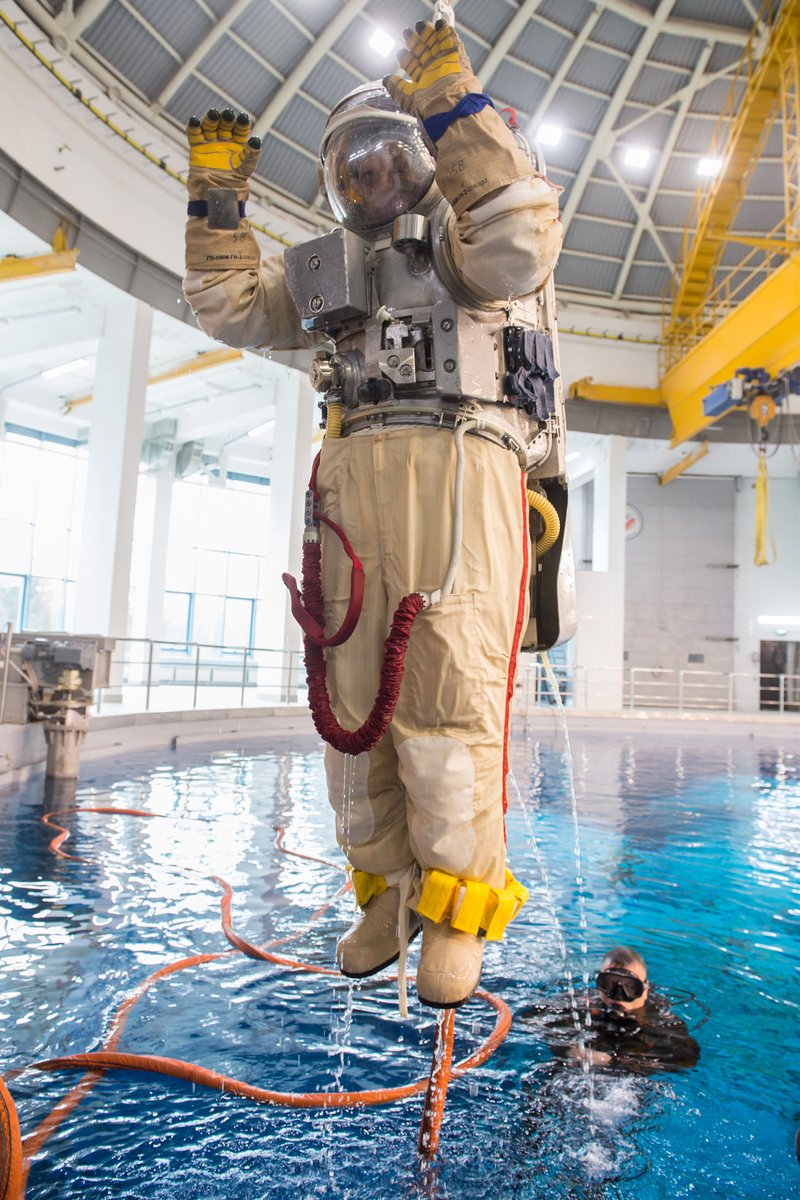 roscosmos's tweet photo. At Gagarin Cosmonaut Training Center, an operator took a dive into the water immersion facility as part of preliminary training after the major renovation of the complex — https://t.co/H7gxLnR4TF

🧑‍🚀 The training allowed testing all the spacesuit systems. https://t.co/kRUtoyaH8W