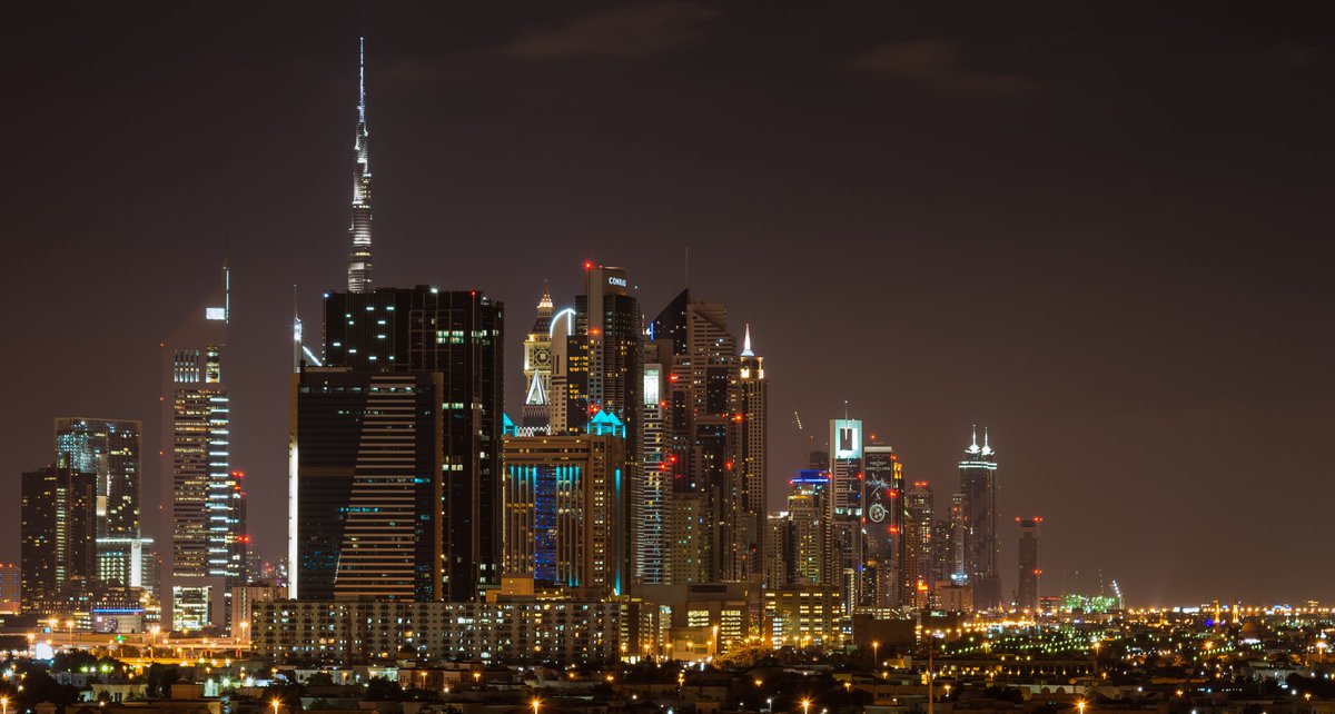 Fotokimster's tweet photo. @Lightroom #Dubai 12h apart. https://t.co/oedwKVbthV