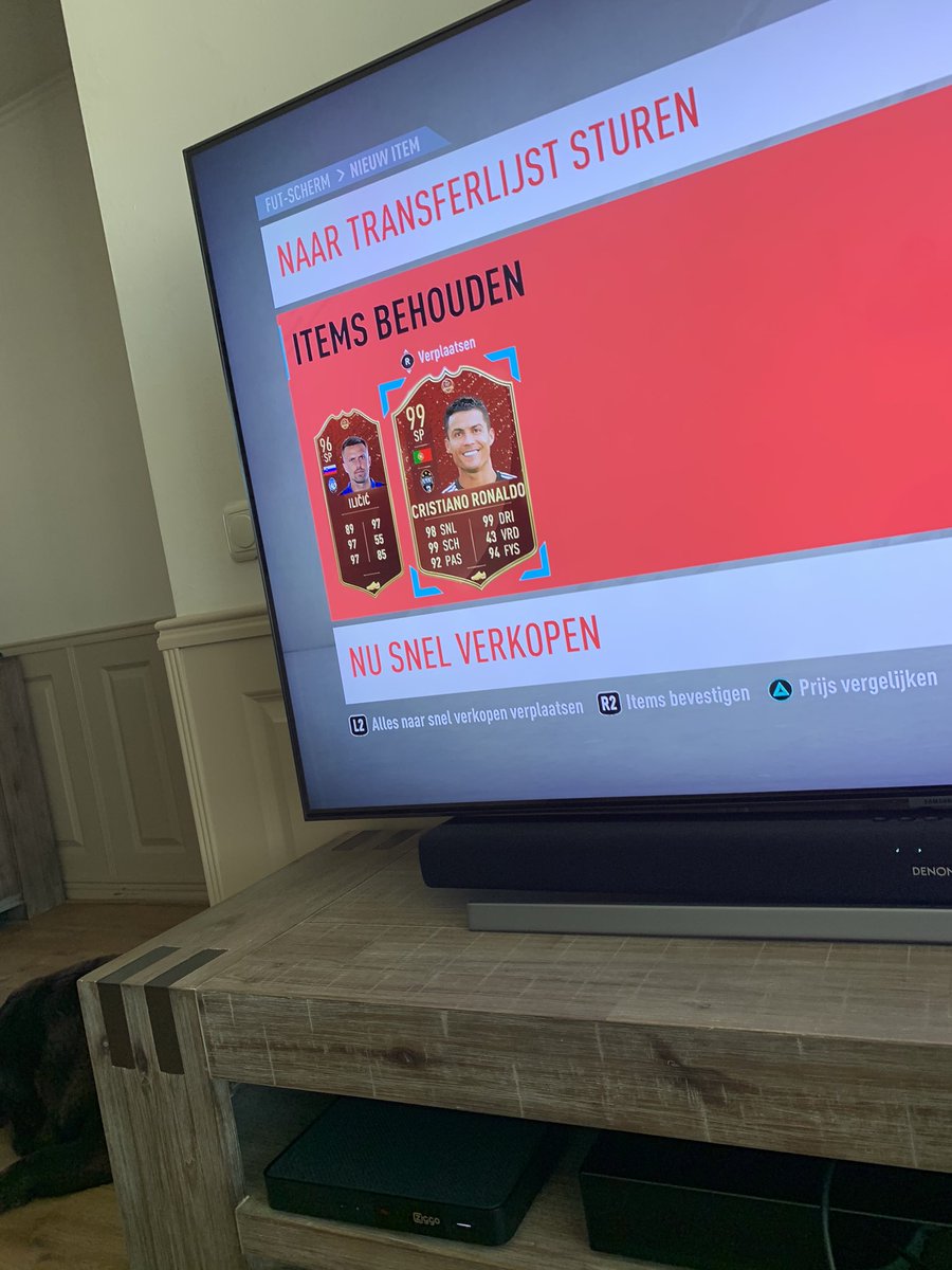 Futios_lewa9's tweet photo. @FCRoelie @FifaritoB @LuckyGraafNL @Fifalosophy @Castro1021 goud 2 kaasje https://t.co/FtOgFjNKRB