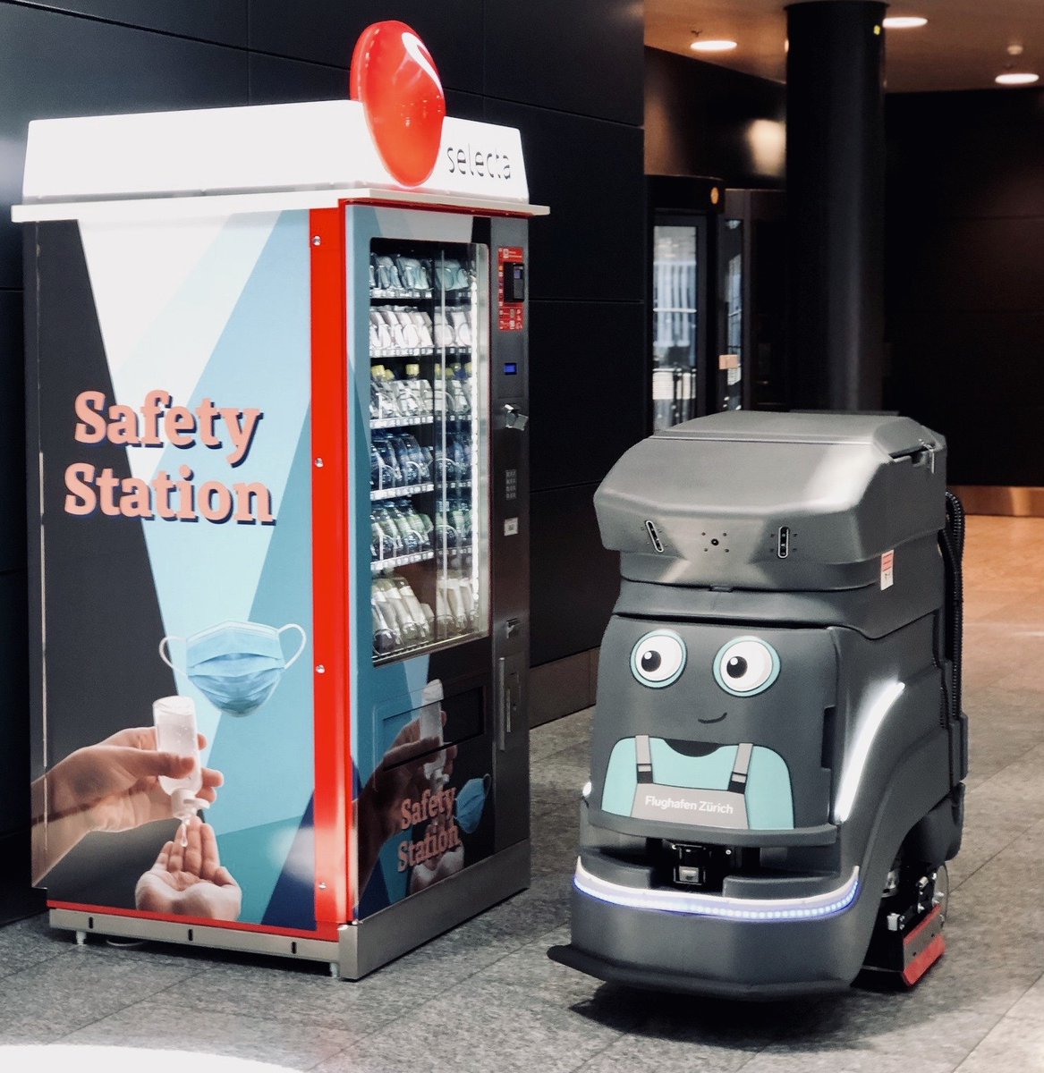 zrh_airport's tweet photo. Flughafen Zürich AG, @KapoZuerich, @FlySWISS &amp; @swissport haben mit weiteren Partnern ein Schutzkonzept erarbeitet. Ziel: Reisende, Besuchende und Mitarbeitende bestmöglich zu schützen und durch getroffene Massnahmen eine sichere Flugreise zu ermöglichen. https://t.co/OGyiFYoOfB https://t.co/RfQtnHD57o