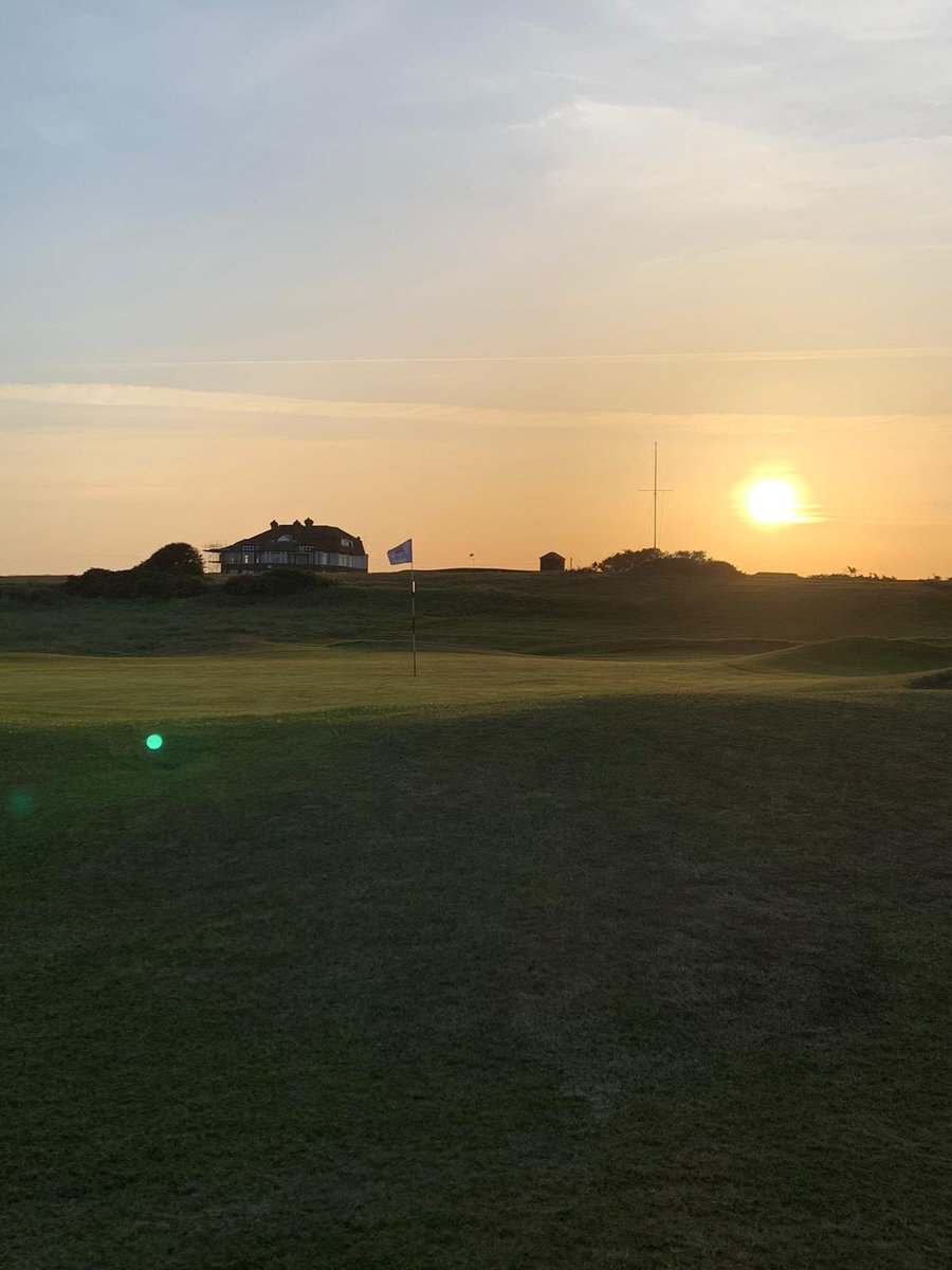 AthayJason's tweet photo. Early morning start for some members @BNSGC1904 assisting green staff in raking all bunkers @ 05:00hrs  #whatrealmembersdo 🏌️‍♂️ https://t.co/1XppIrY6Ki