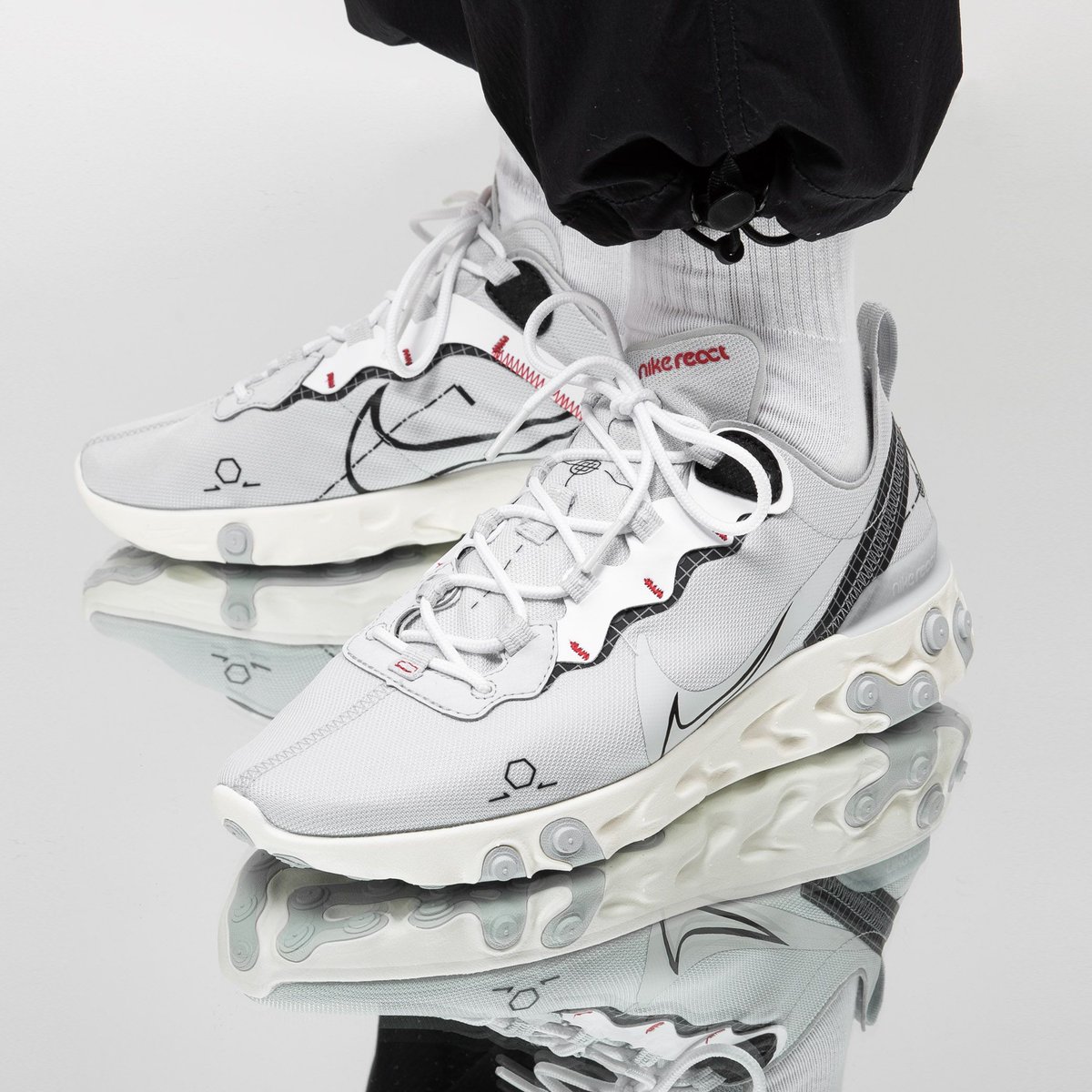 Titolo Nike React Element 55 Schematic Pure Platinum Black Sail White Shop Here T Co Ebnjuzpktk