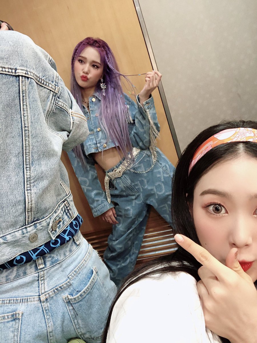 WM_OHMYGIRL's tweet photo. #오다주웠지호 #연예인봄!! #저연예인봤어요
완전신기신기!! https://t.co/izmF4sfzts