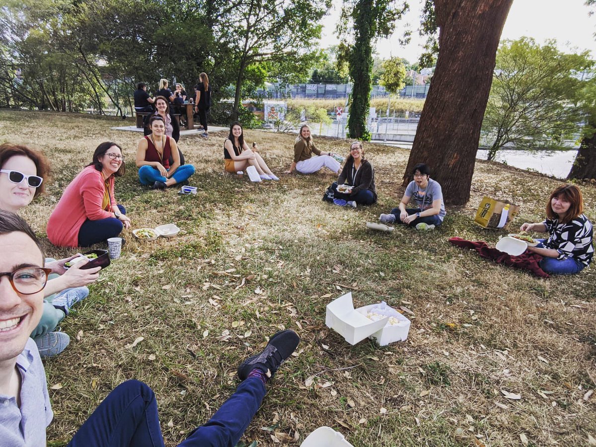 SimpsonTeamUQ's tweet photo. Our lab has escaped and are outside. Having a picnic behind TRI. 
Note: Stemetil not administered, lab members not clustered, social distancing applied😉 https://t.co/7Mki4cFK2J
