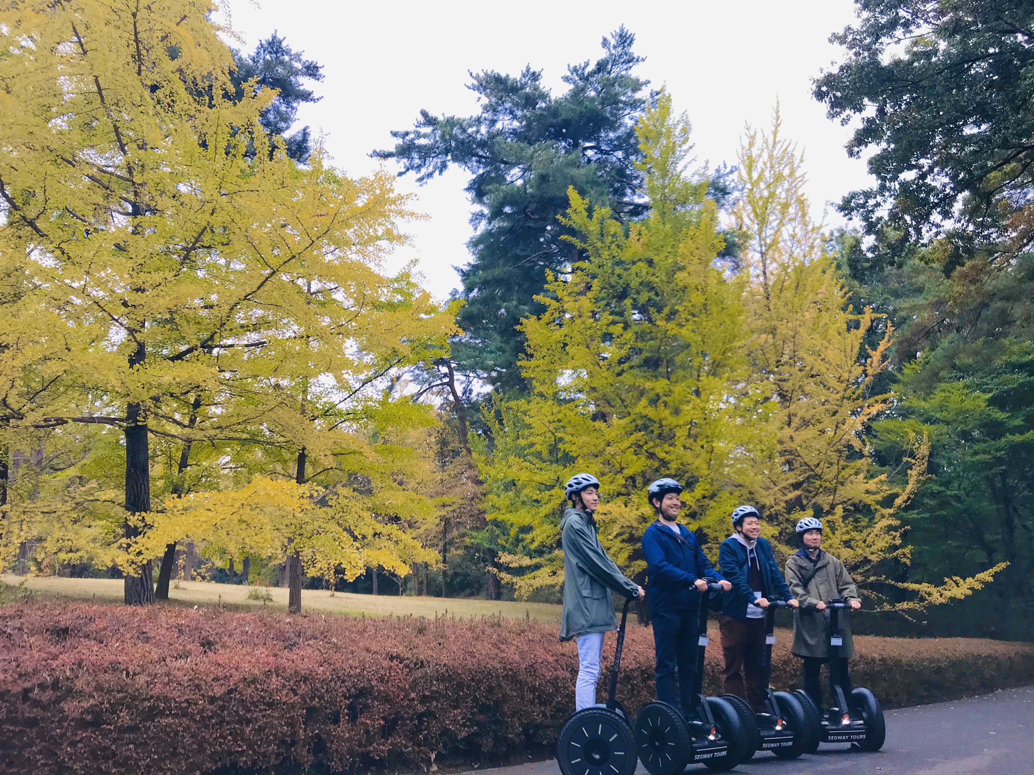 武蔵丘陵森林公園セグウェイツアー 森林公園セグウェイツアーです 今日は お友達同士でセグウェイ のお写真です セグウェイツアーは老若男女問わず 女子会 はたまた野郎だけ 笑 でもwelcomeです Good セグウェイ Segway