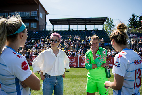 i love them!! and pinoe looks so good!!