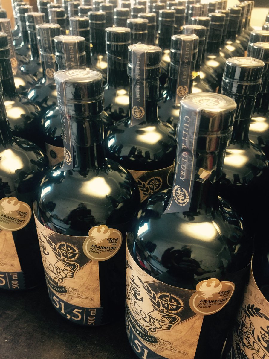 CultandGlory's tweet photo. Batch 2 is ready for the Audience. Zwar noch im Corona-Outfit, aber der Inhalt ist mehr als großartig. #mannheimgin #no1gin #cultandglorygin #ginlovers #gintonic #gentlemanstyle #classiclifestyle #tgga20 #worldginaward20 #frankfurtinternationaltrophy20 https://t.co/nSnxAyWIAk
