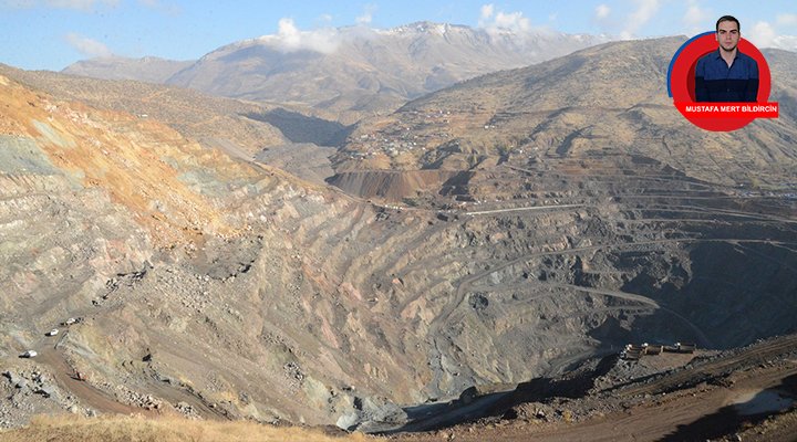 Uzmanların, “ihmal ve kar hırsı” nedeniyle meydana geldiğine yönelik rapor hazırladığı Siirt maden kazası, MEB’in afet eğitimi için EBA’ya yüklediği videoda “Doğa kaynaklı afet” olarak anlatılıyor
bit.ly/2M5YUkJ