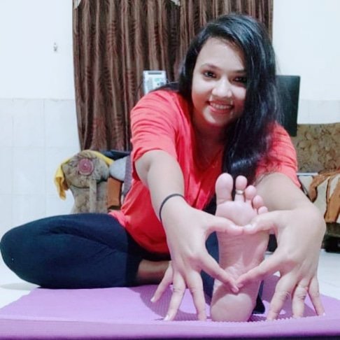 YogaNeelam's tweet photo. Be in love with your life.
Every. Minute. Of it. 😊💕
#Happy #Yogi 💕🌺🙏🙋🙆 https://t.co/m9XxYyBCYv