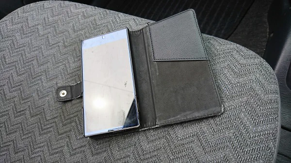 車の中に放置してはいけないものベスト３！！最悪車が破損する恐れがあるので気をつけて！