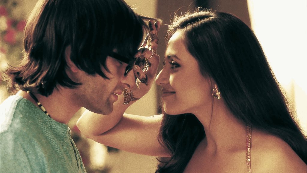 Индийские видеоклипы. Неверная индийская песня. Неверная индийская песня. Ритик рошан и в печали и в радости. Неверная индийская песня.