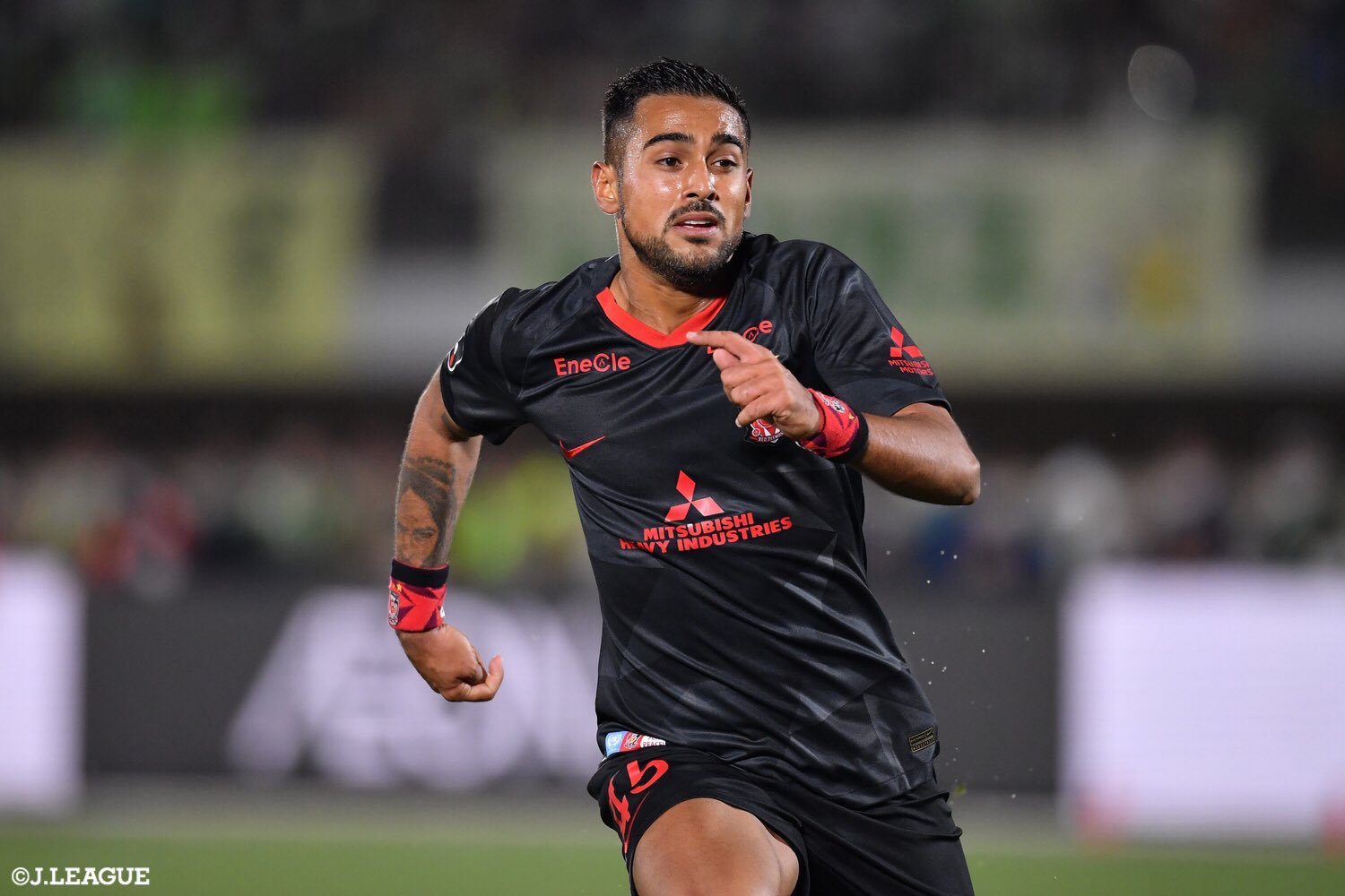 ｊリーグ 日本プロサッカーリーグ Auf Twitter Happy Birthday 本日 5月28日は 浦和レッズ の レオナルド 選手の誕生日です レオナルド選手 おめでとうございます Redsofficial Leo9 ｊリーグ T Co Jb0dq014yq Twitter