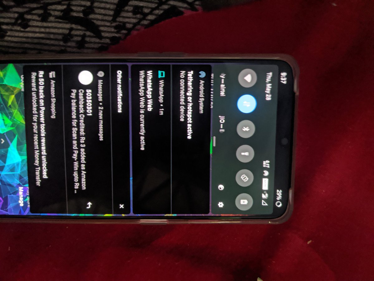Siva19017928's tweet image. OnePlus 7t green they said that it's amoled issue not the panel most of the retail versions have #hateoneplus  @OnePlus_IN @oneplus @OnePlus_Support solve the issue first and release new phones .don't buy OnePlus phones they r cheaters with their oxygen os.