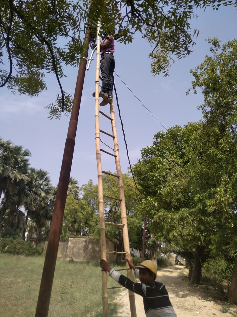 vikashk15786712's tweet photo. Today maintenance team work progress in Ghazipur,(u.p)
@yogeshrai56
@anuadbst 
@amitrec19 
@ShakirH40522350
#eeslsprit
#ujalaprakashpathka
#workinprogress 
#Streetlightmaintenance 
#Covid_19india https://t.co/C6qFDuZ6j3