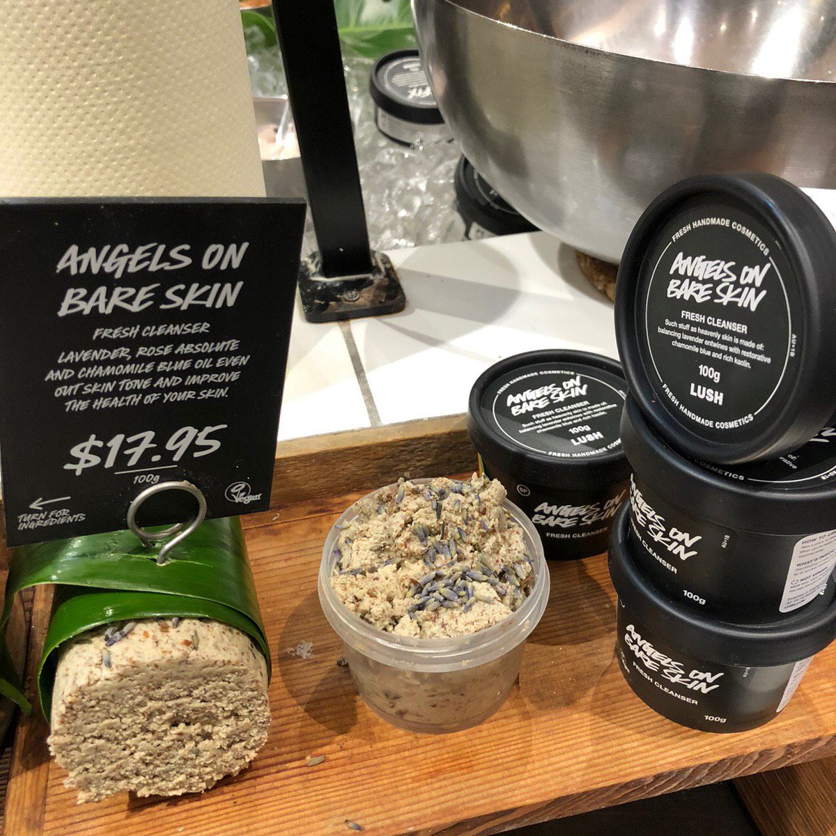 5. LUSH Cleansers. Trial pack of 20g for RM35.Ada rasa nak guna LUSH tak? Tapi satu tub cleanser mahalnya! Nanti guna sikit tak okay macam mana?I ada jual trial 20g! Boleh pakai around a week, just nice to know kena dengan kulit you ke tak. You akan dapat dalam bekas tu!