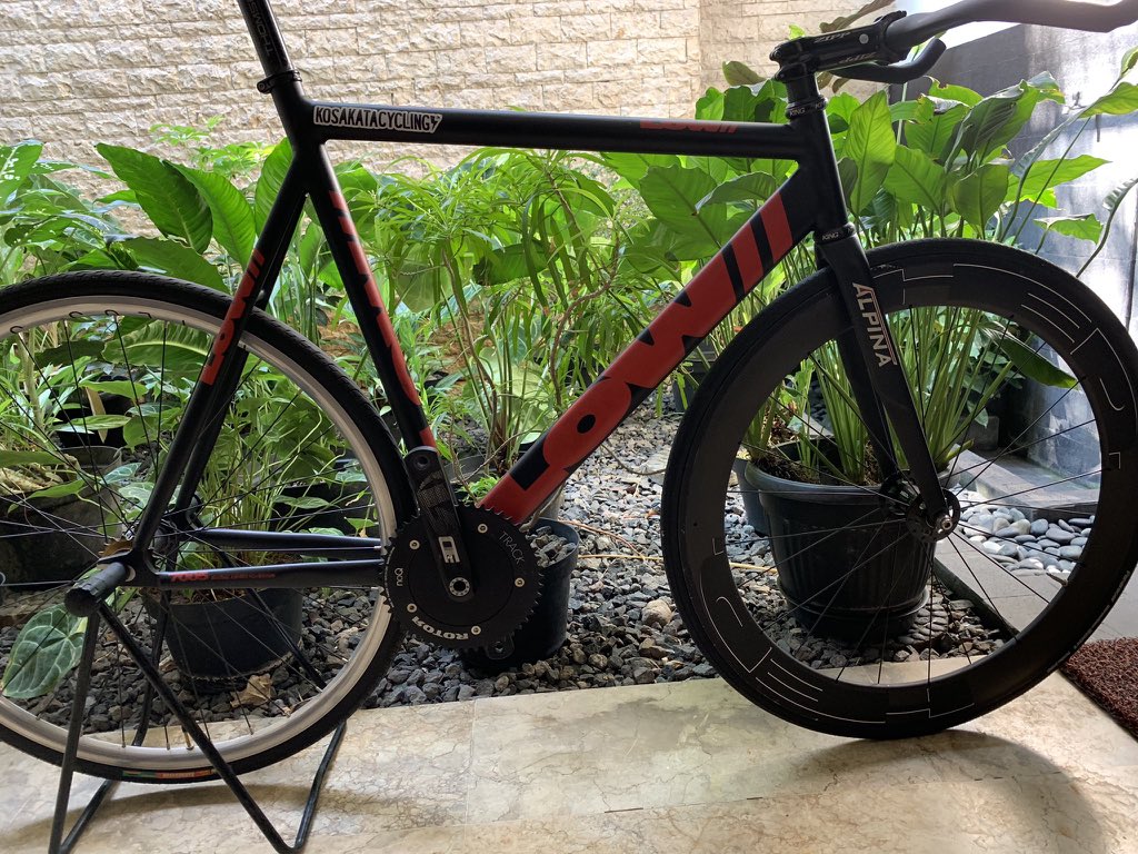 312cycle's tweet photo. LOW// Pursuit Frameset 2012 size 55

Chris King Headset, Thomson seatpost, Zipp serivce course stem included

Price: Rp. 23.500.000 NETT
With HED Jet 6 Rp. 27.500.000 NETT
(Gratis ongkos kirim seluruh Indonesia)

BukaLapak ready
Call/Whatsapp: 0811808982

#fnfjb https://t.co/GimwHwms6X