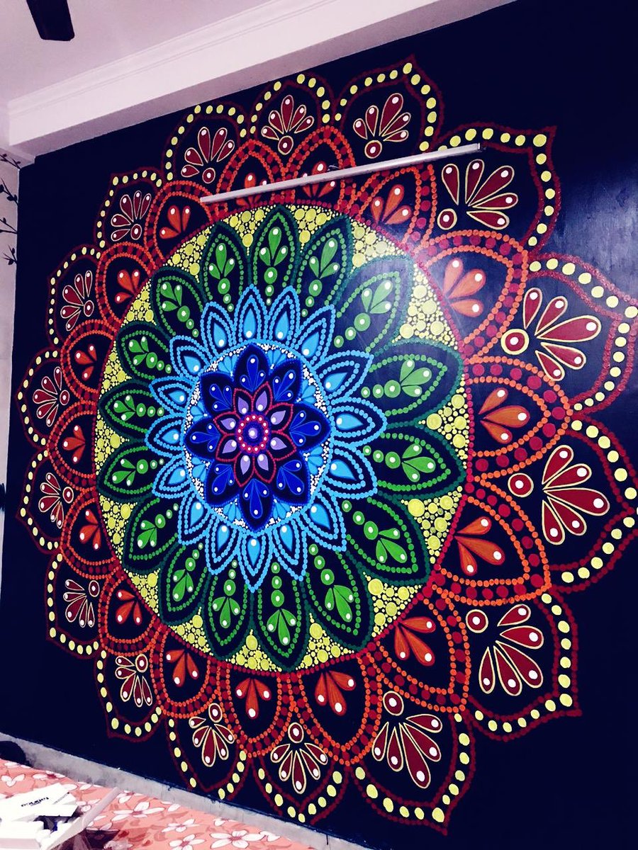 atulpti's tweet photo. My daughter Shweta have made this wall painting in #Lockdown #COVID19India #india #painting #art #hiddenartist #mandala @PTI_News @pankaj_shankar @nistula @Pressbrief @COVIDNewsByMIB @PMOIndia @KunalDutt14 @UPGovt @PIB_India @narendramodi https://t.co/RGEgLaD3L2