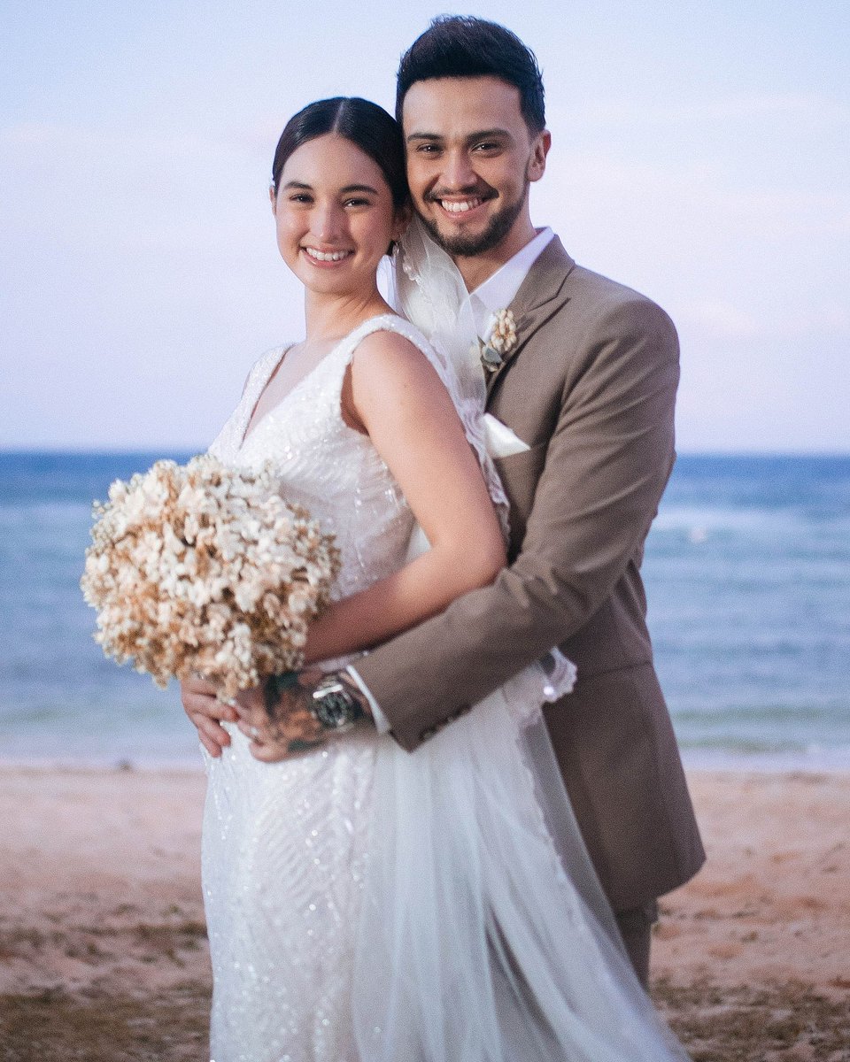 GlitterChannel8's tweet photo. Boodle Store Wedding Memories: Billy Crawford @billycrawford and Coleen Garcia @coleengarcia Beach Wedding. #BoodleStoreAndResto https://t.co/bJbOOFmVyj
