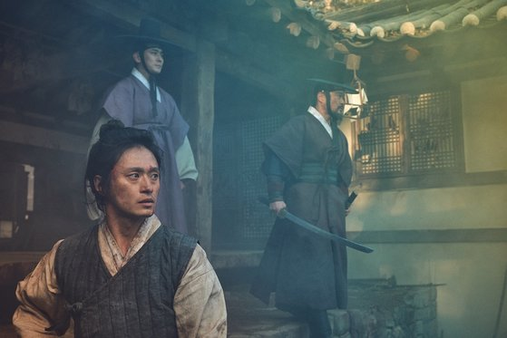 kingdom s1 & s2 (2019 / 2020)— the deceased king rises and a mysterious plague begins to spread; the prince must face a new breed of enemies to unveil the evil scheme and save his peoplerating: ★★★★☆ #킹덤