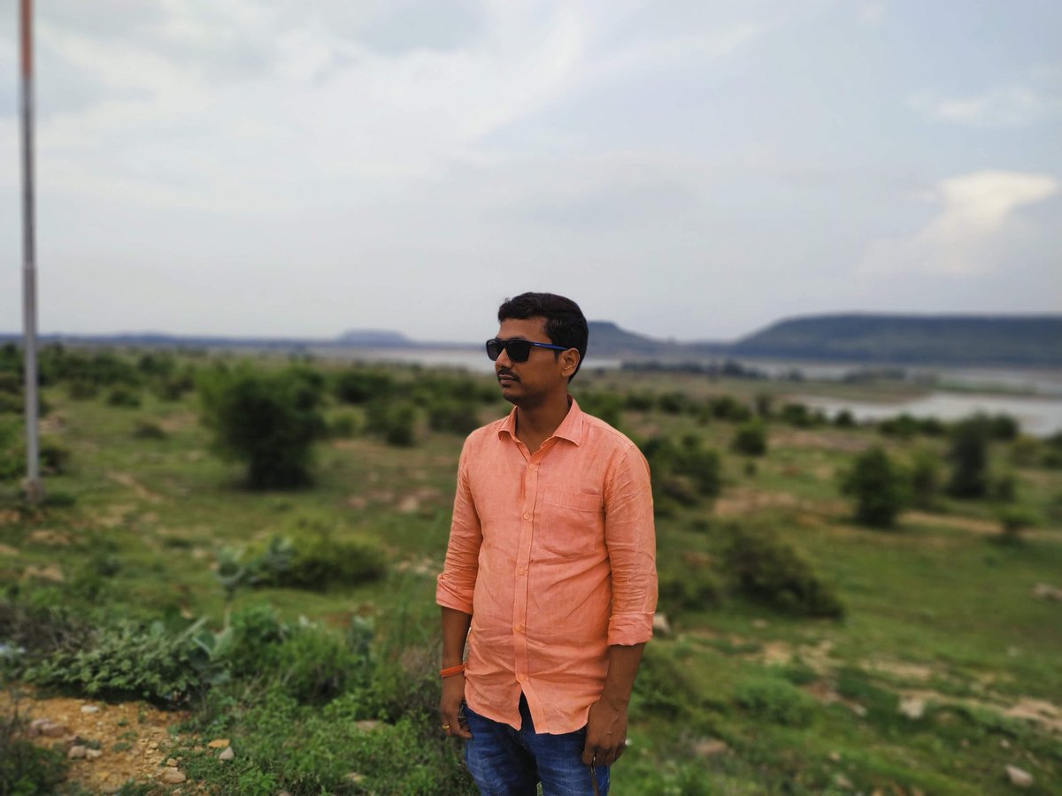 rajeshsonu21's tweet photo. कोशिश भी कर उमीद भी रख रास्ता भी चुन,
फिर इसके बाद थोड़ा सा मुक़द्दर तलाश कर।          @Rahulddu0666 
@PRK2009 
@BjpSandeepSing1 
@dineshDLive 
@anilhamar https://t.co/JmheiZOpAo