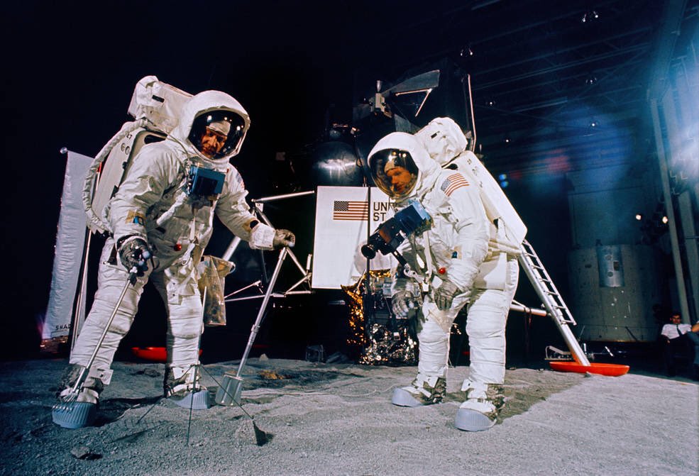 BeschlossDC's tweet photo. A month before actual Apollo 11 flight, Aldrin and Armstrong rehearse for their moon walk, Manned Spacecraft Center, Houston, June 1969:               #NASA https://t.co/ILSfjpm1CU