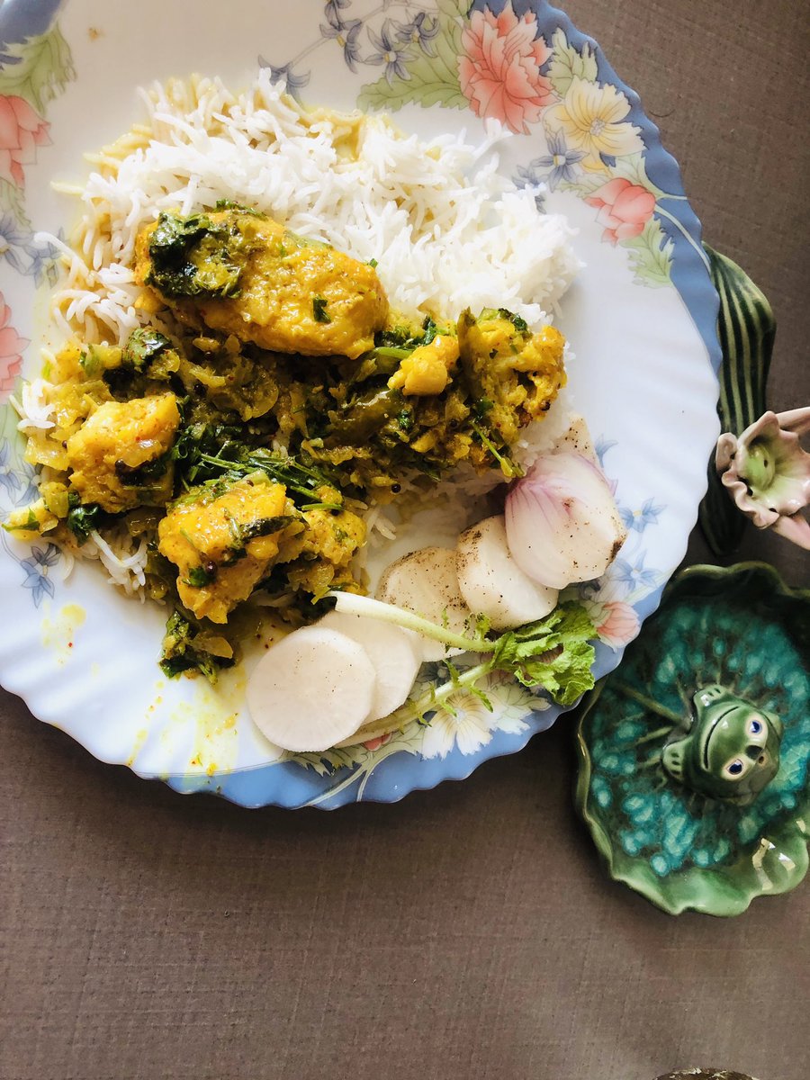 Chevane's tweet photo. Dhonepata Machh, a Bengali fish preparation today, a yoghurt based fish curry with cilantro/coriander and flavour of mustard, best with steamed rice. #lockdowndiaries #lockdownlunches #summercooking #lightandeasy #gratitude🙏 https://t.co/bws8LXyvUn