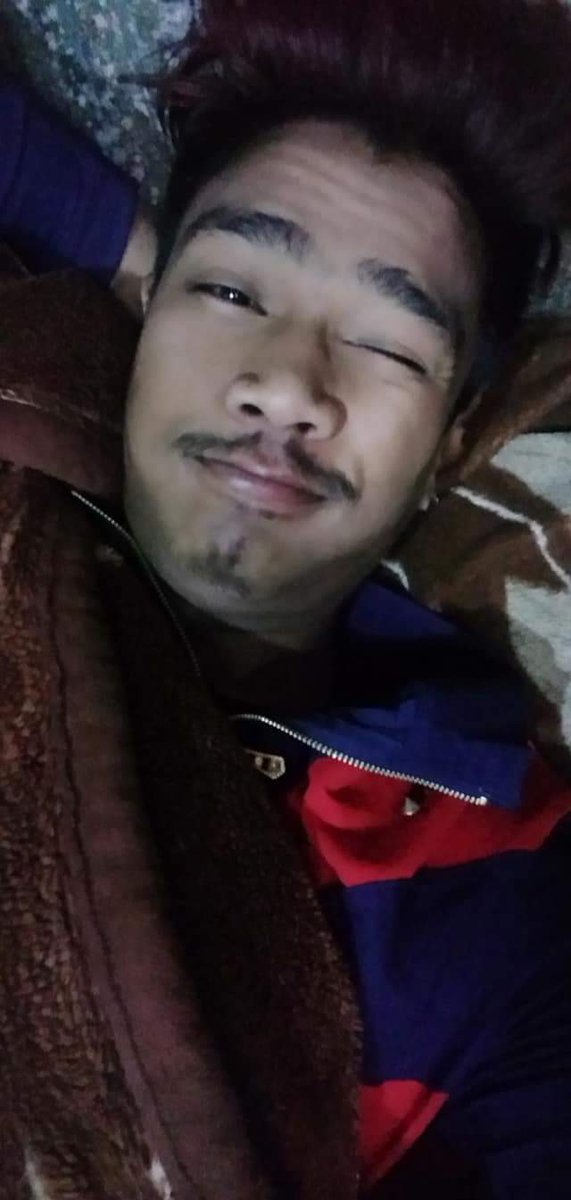 Phyo16652323's tweet photo. အတူတူ x ရ​ေအာင္​​လို႔. https://t.co/Jql6RQLPCe