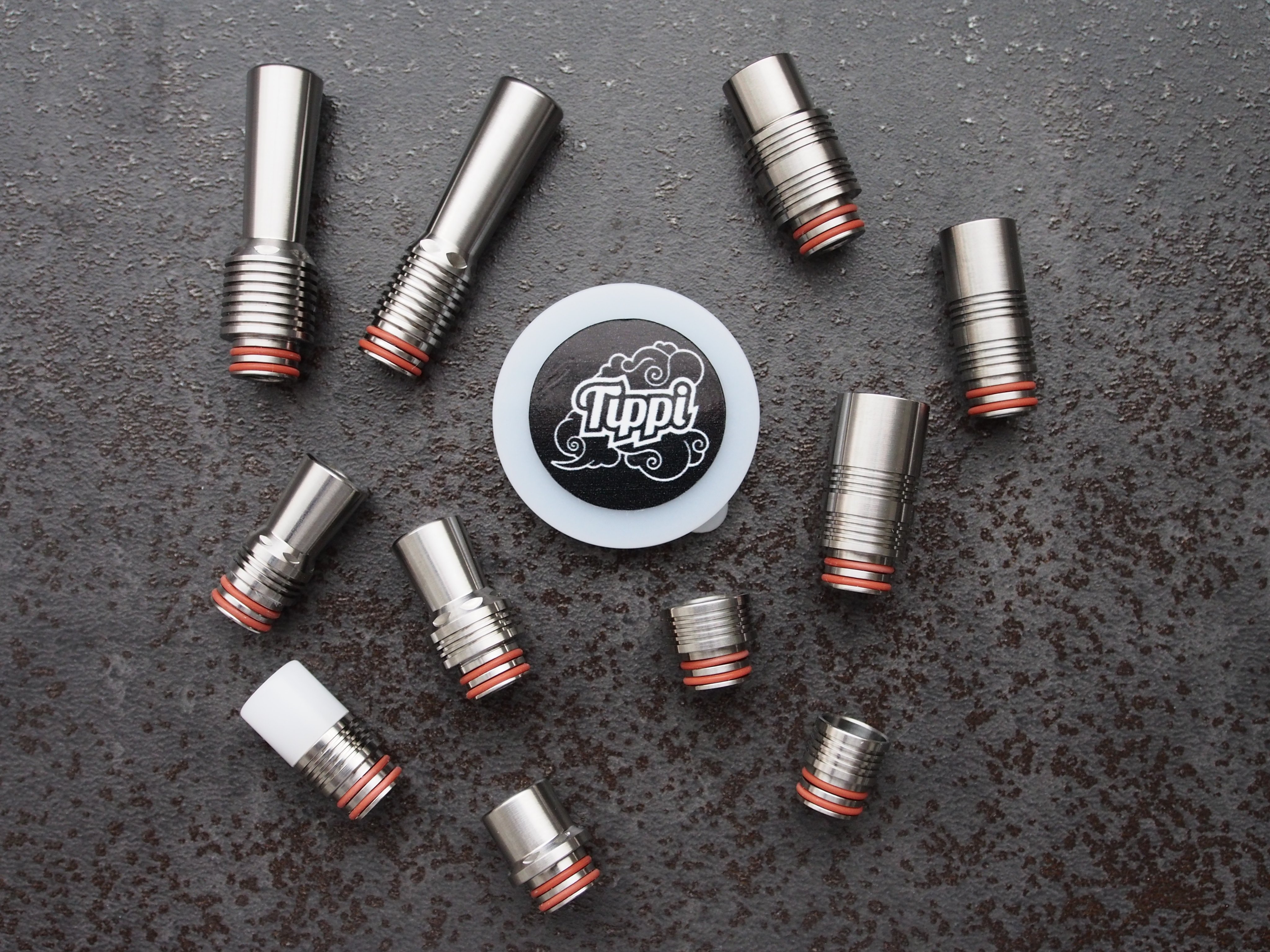 Froghutch 函館vapeshop 営業再開したら販売開始その２ Tippi ドリップチップ チタン製のドリップチップです とても綺麗に作られており Legoと呼ばれるモデルはスタッキングして使うことができます 長めのドリップチップが欲しかった ちょっと熱め