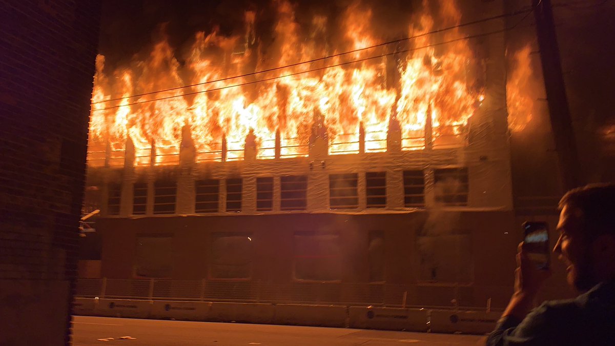 Liz Sawyer tweet media