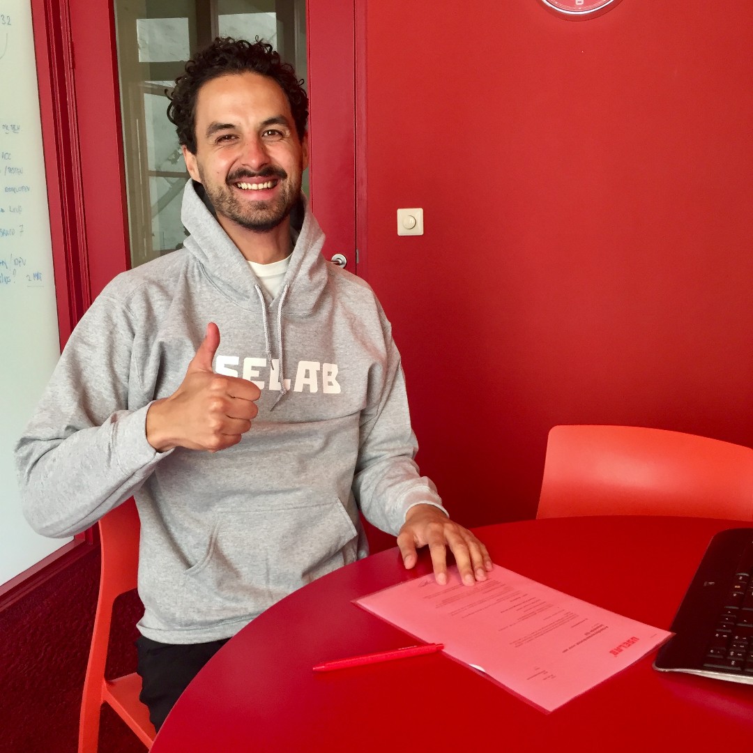 Zo, die handtekening staat. Dit is Kas en hij komt ons team van front-end developers versterken. 💪Welkom Kas!

Ook bij ons werken? Check: uselab.com/jobs

#frontend #frontenddeveloper #uselab #digitalagency #amsterdam #vacatures #jobs