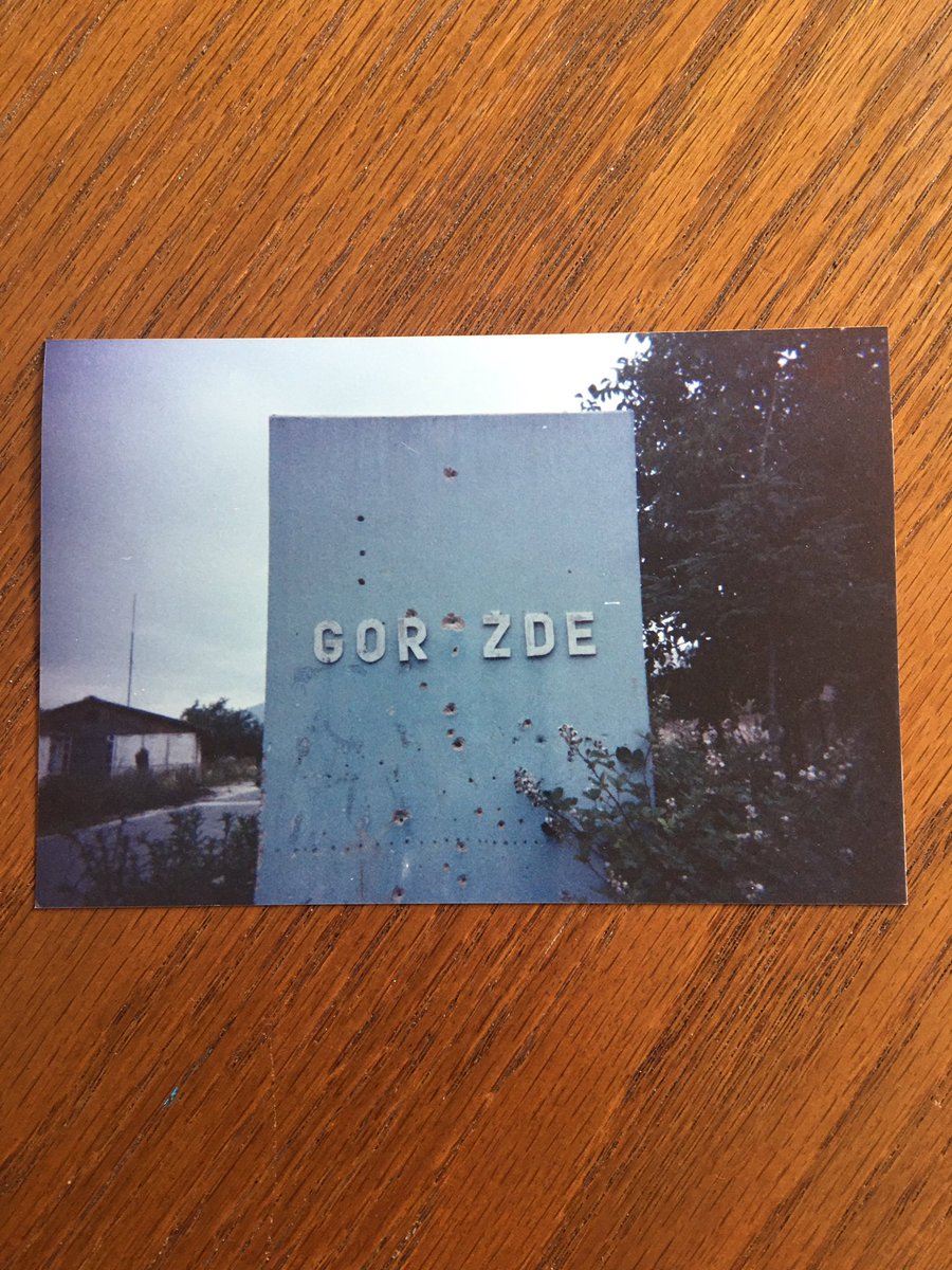  #OTD in 1995 I was the Engr Tp Comd with 1 RWF in Gorazde Bosnia. The Bosnian-Serbs attacked Gorazde and after ferocious fighting, 33 hostages were taken from the  @UN  #UNPROFOR OPs on the front line. 1/5