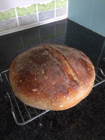 anncromarty's tweet photo. @warnersgin @Joulesclothing Learnt sourdough baking with daughter @georgiesaid what next a tipple to celebrate and lovely Joules clothes #Farmgrowngin#Joulesclothing https://t.co/EUzJduWTrC