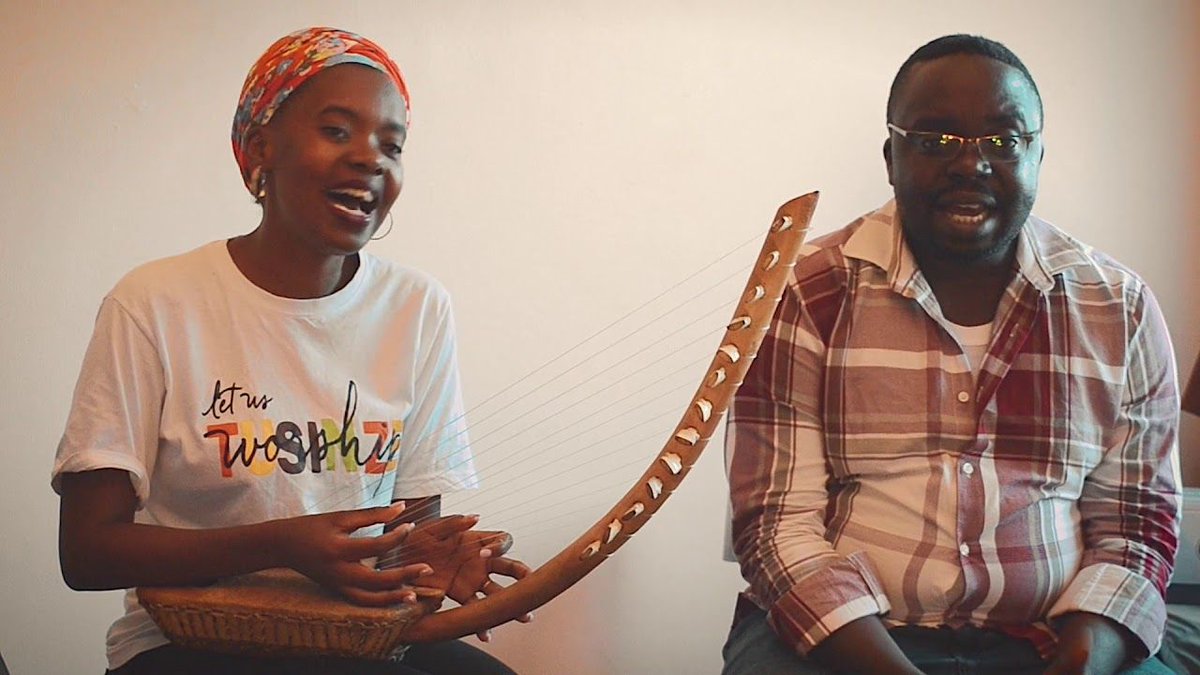 This morning we think of our partners in #Uganda as we share this version of the Blessing in Lugandan (a widely spoken language in Uganda) of the #Blessing (Numbers 6:24-26)  youtu.be/VnRVpLgoDkY 
Volunteers may recognise the traditional style harp!