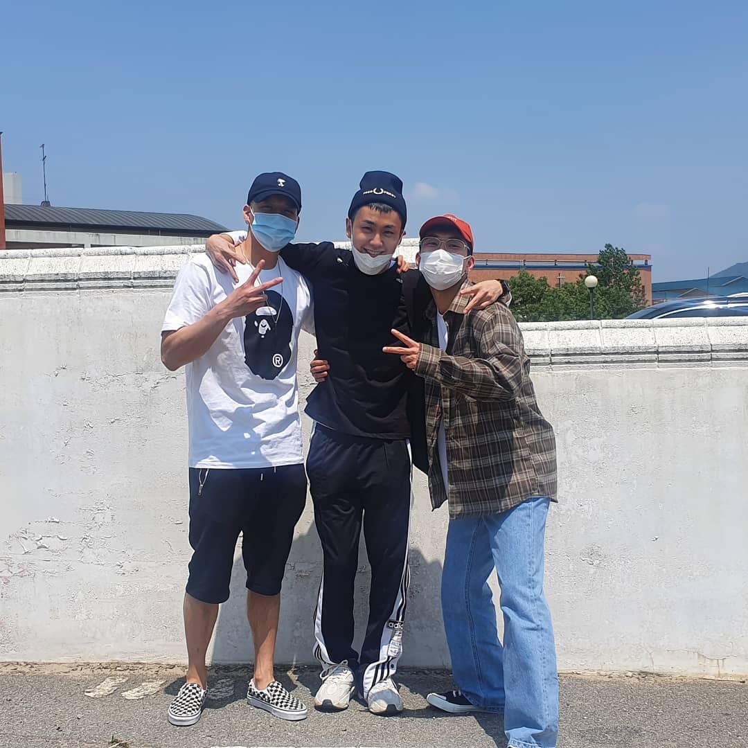 BTOBalenciaga's tweet photo. Melody and Peniel:
From #WaitingForSilverLight to #SaluteIlhoon, you have endured well. Just like how we waited before we will do it again together. Time will fly quickly and we will see all seven of BTOB again. Hang tight! Yejiapsa! 💙 https://t.co/MzQuwLNHJD