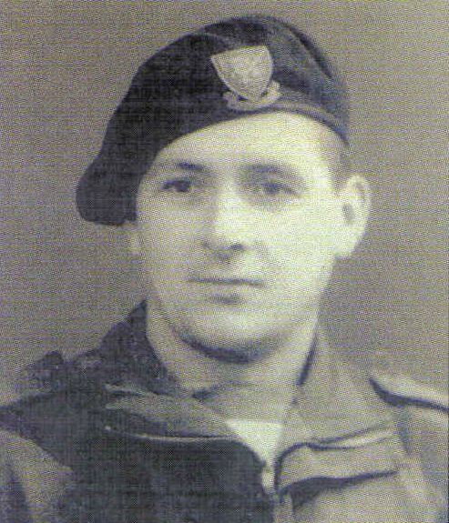 Aujourd’hui, Hubert Faure a 106 ans. Il y a presque 76 ans, il débarquait à Sword Beach, avec ses 176 camarades commandos marine. Avec Léon Gautier, ils en sont les 2 derniers survivants. Nous n’oublions pas.