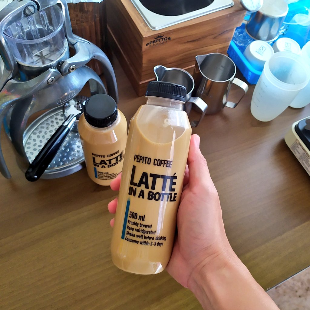 PepitoCoffee's tweet photo. Pepito juga punya, Latte in a Bottle! Latte 500ml cuma 30K g bikin angpao lebaran habis. Fresh krn dibikin pas diorder. Cus pesen di GoFood.👇🏼 Ada promo ongkir lho!
https://t.co/yyvhBJX8PY

Makasi kakmin @infomalang 😉 https://t.co/NOh3rCBmz0