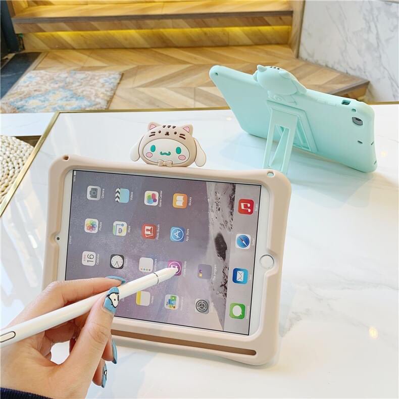 CaseiPad_Shop's tweet photo. เคสซิลิโคนการ์ตูนชินนามอนโรล (ใส่ปากกาได้)
➡️พร้อมส่งทุกรุ่นจ้า
🌈ราคา 449,499 บาท
🔥ส่งฟรี EMS🔥
✅สอบถามสั่งซื้อ LINE : @case25shop (มี@ด้วยนะคะ)
#เคสไอแพด #เคสiPad #CaseiPad #เคสไอแพดGen7 #เคสไอแพด2019 #เคสไอแพดมินิ #เคสไอแพดมินิ5 #เคสไอแพดมินิ4 #เคสไอแพดมินิ3 #เคสไอแพดมินิ2 https://t.co/oiVIcONwub