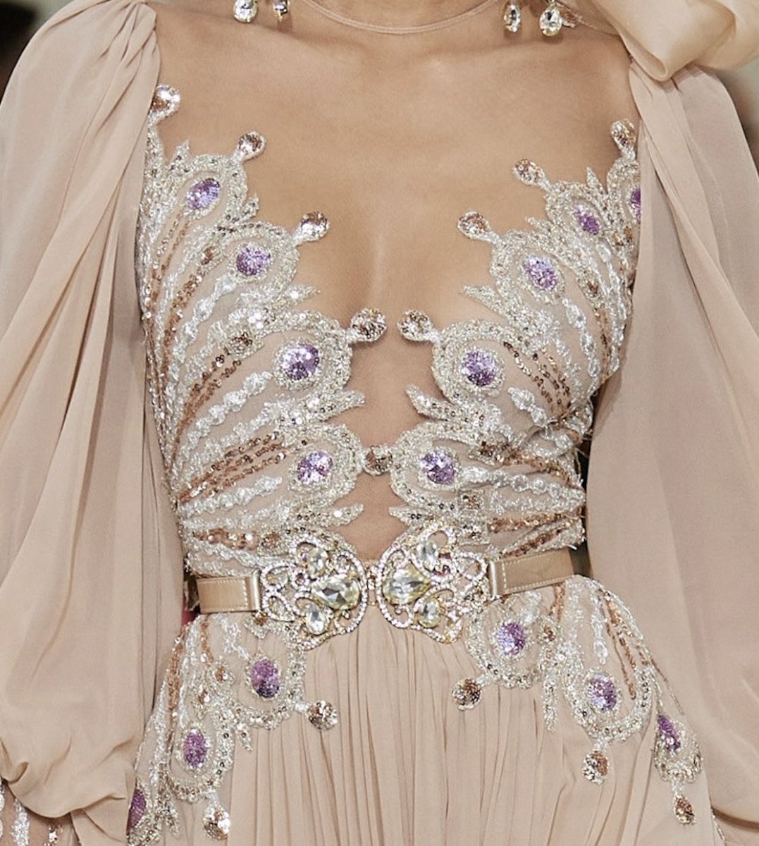 femmeduart's tweet photo. Elie Saab SS20 https://t.co/oc5GLoH7JZ