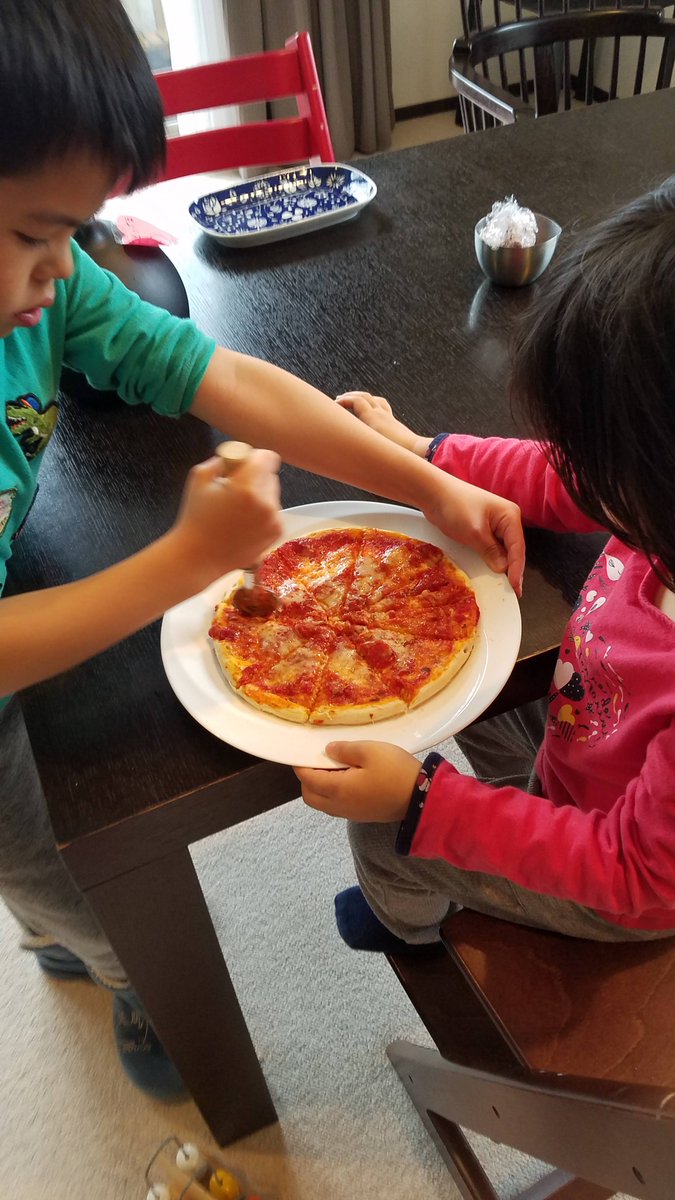 MontessoriTokyo's tweet photo. Sunshine and Elementary Students Cooking time! #MSTLearningFromHome #MSTFun https://t.co/bCBao85ZH8