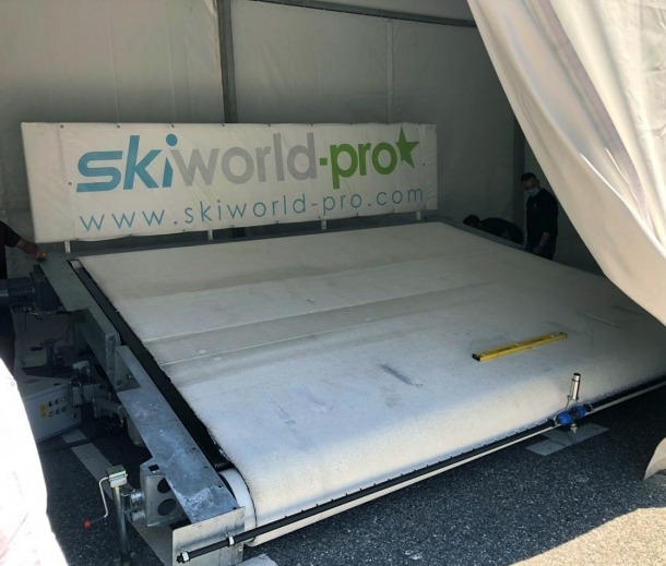 bondia's tweet photo. El simulador d’esquí de la @FAEAndorra ja es troba a #Ordino @SkiworldproCom @GovernAndorra @Esports_Govern @CreditSupport_ @AndorraTelecom @plazandorra @AnyosPark #esquí #ski #Andorra 
  https://t.co/tTZOq9z7W4 https://t.co/6qww1YNS8V