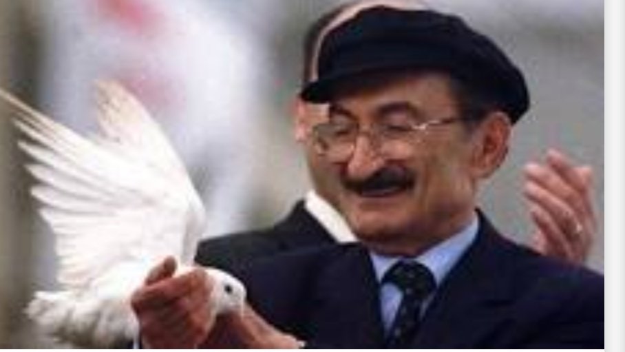 Dünyaya gelirsin yaşarsın ve göçer gidersin.
Arkanızdan nasıl konuşulduğudur önemli olan.
Karaoğlanımız; arkasından güzel konuşulan nadir insanlardan biridir.
#BülentEcevit
🙏💓