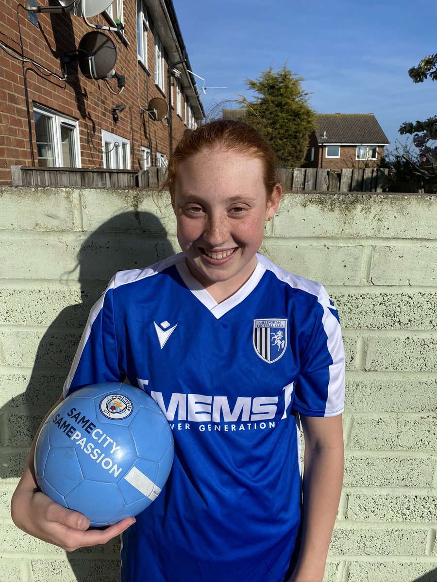 Waking up to the sad news the rtc club is not renewing their licence,  been training with the girls since January and played in their last home match against millwall before the lockdown,There’s no other pathway near 😢please can anyone help donate sponsor keep the dream alive