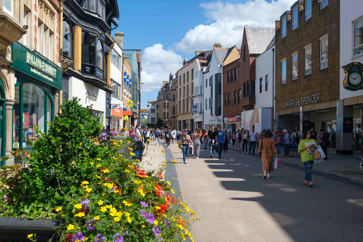 NALC's tweet photo. 🛍️The former retailer, @BillGrimsey, is seeking input from local (parish and town) councils to his rapid review on the impact of #COVID19 on high streets and town centres — deadline for contributions is 5 June 2020

Find out more ⬇️
https://t.co/f9pcbQirk7 https://t.co/gJJmoCI6Tn