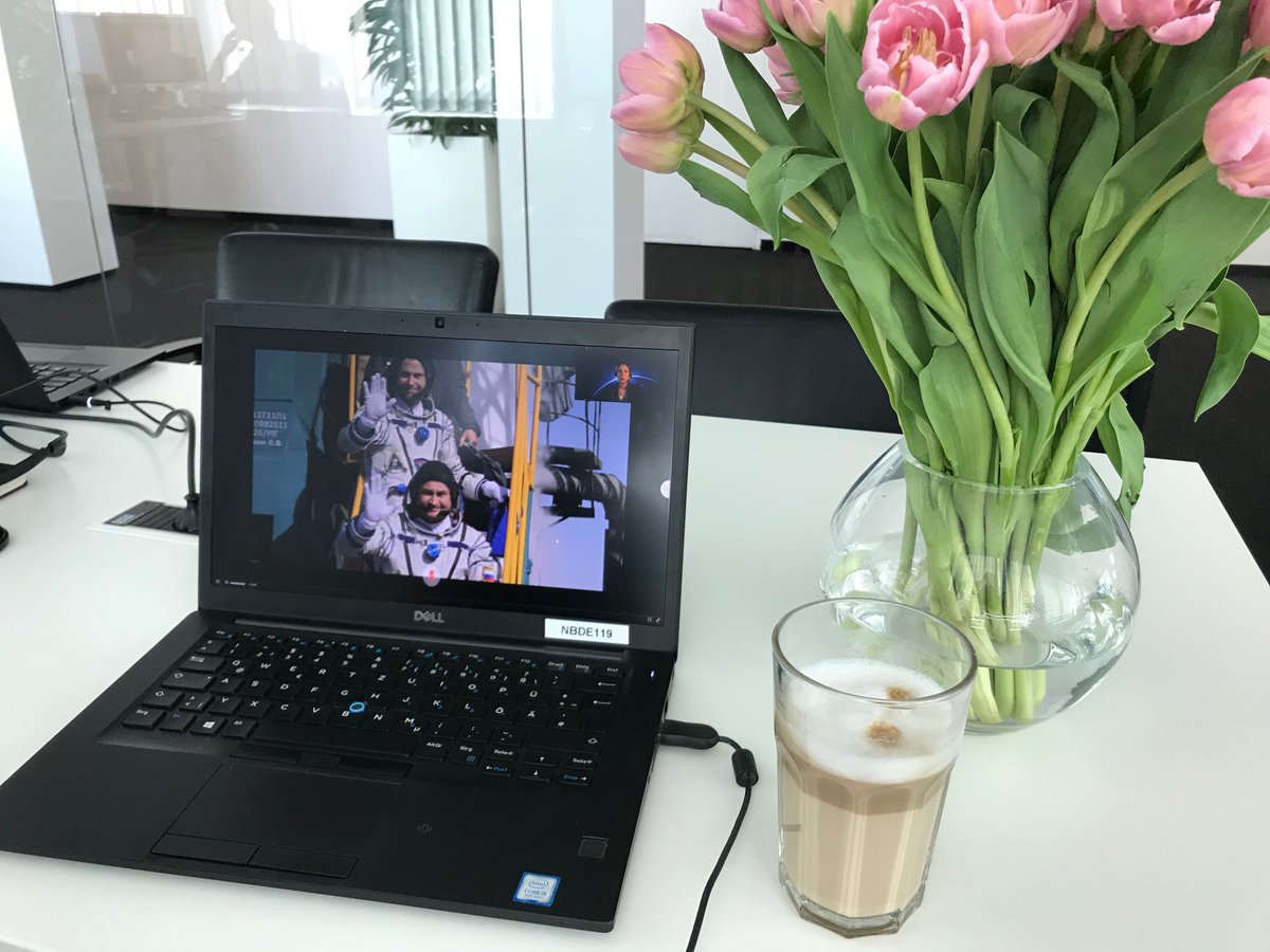 BOARD_de's tweet photo. Laura Winterling auf dem #BoardDay: Lasst uns Vorreiter sein! Lasst uns mutig sein, lasst uns JA! sagen! Lasst uns entspannter ins Ungewisse gehen!
Laura ist um 12:50 Uhr auch bei der Paneldiskussion dabei! https://t.co/e8G0E8Jc79
#unternehmenssteuerung #entscheidungsfindung https://t.co/T0XShNBDrz