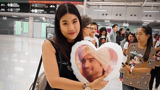 But it took a lot of time on immigration and we all waited for him to come out while the thai fans waited with their gifts for  #HarshadChopda  #1YearOfHarshadChopdaInThailand