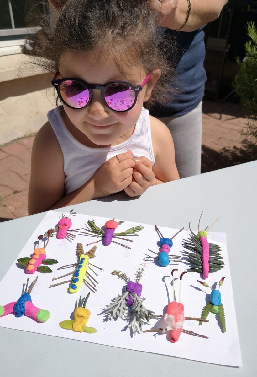 Magnifiques petites bêtes créées par Noélia 😍 
Si les araignées avaient de si jolies couleurs, peut-être que j'en aurais moins peur ! 😉