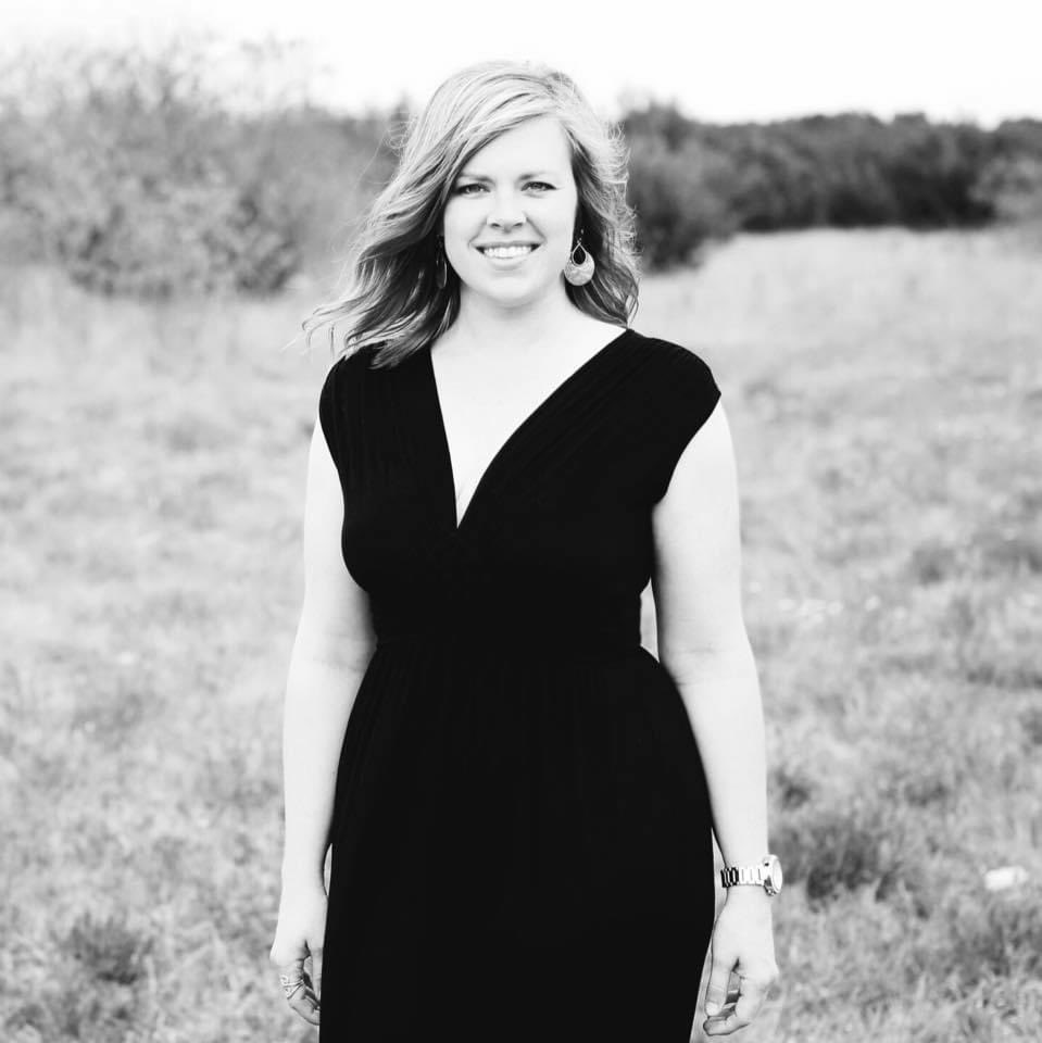 galleywinter's tweet photo. Happy birthday to one of the greatest people on this planet. We’re all lucky she lives in Texas and makes music for a living. Her humor, grace, talent and heart set her a cut above all others. Enjoy your day CP! We love you! 

Keep Crystal away from the cake! https://t.co/HbS0EPKB2w