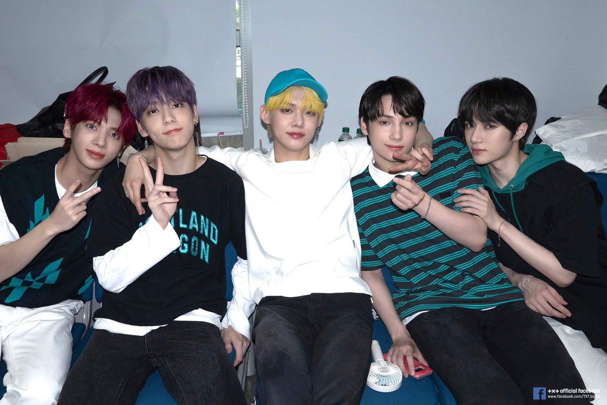 txt_0304_nnn06's tweet photo. よく頑張ったね😭👏🏼💗
お疲れ様😢💗💗
TOMORROW X TOGETHER最高🥰
本当に本当に凄いグループだよ!!
これからももっともっとTXTの良さ広めていくからね!!
覚悟してて!!✨✨✨
みんなが大好きだよ☺️💗
#TOMORROW_X_TOGEHTER
#CantYouSeeMe
#DreamChapterEternity
#ThankYou https://t.co/BzGhhR3jtT