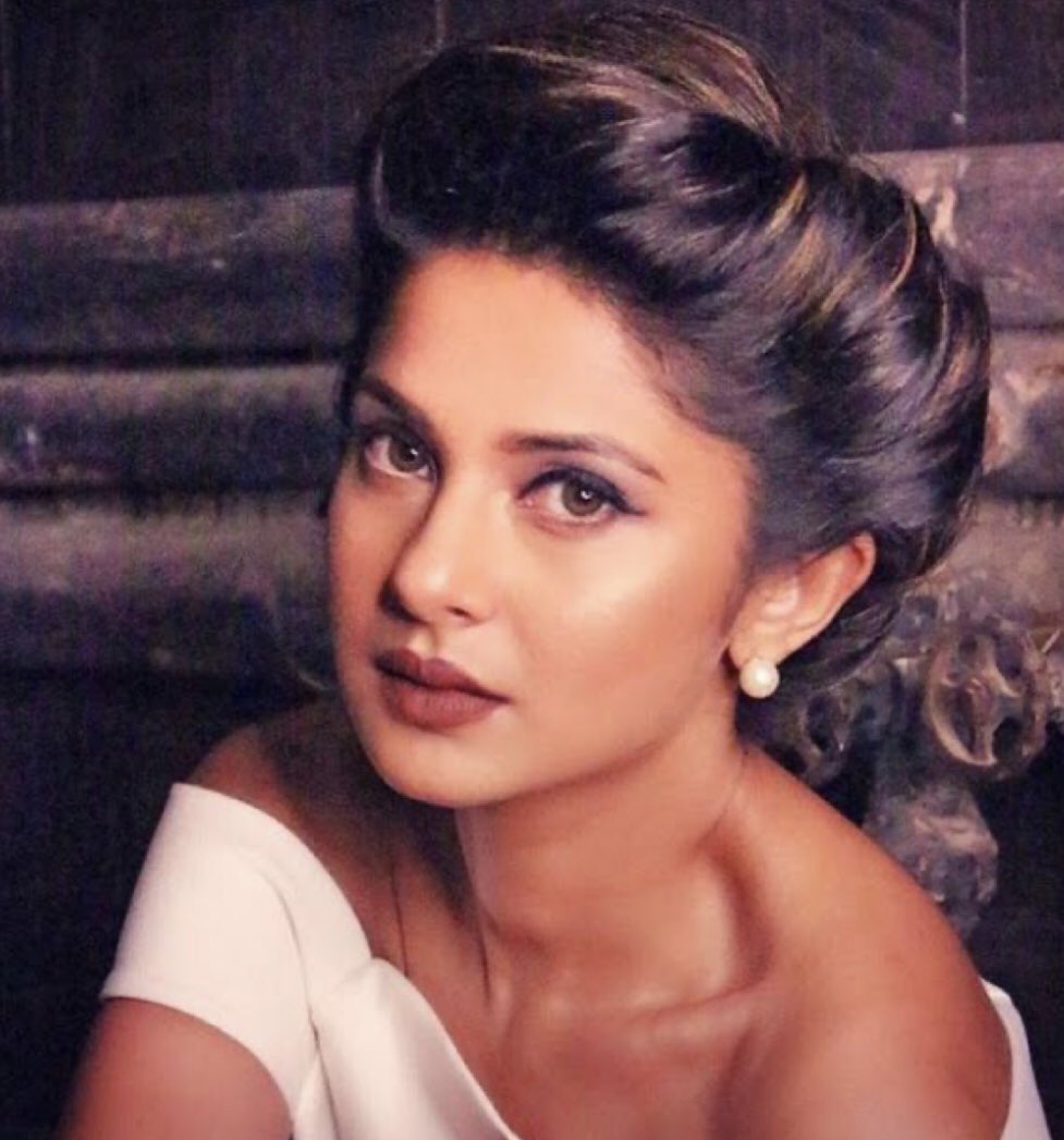 2 days more  #JenniferWinget PS - Gonna miss this countdown thread :(